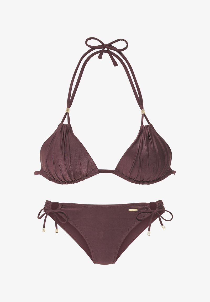 Bikini deux pièces marron foncé avec haut triangle noué autour du cou et bas de bikini à nouer sur les côtés avec des accents dorés sur les cordons et la quincaillerie.
