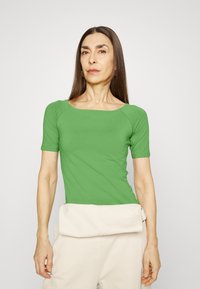 Modström TANSY - T-shirt básica - forest green
