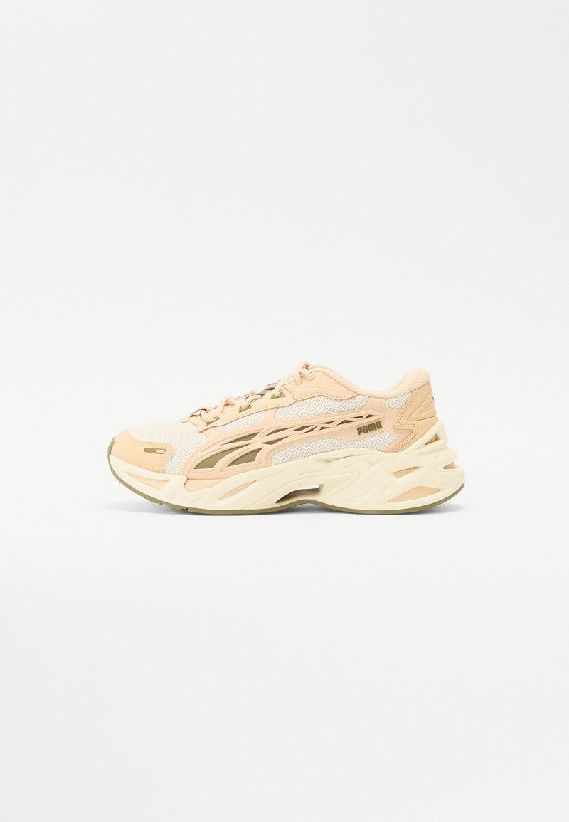 Puma - EXOTEK  2.0 TECH UNISEX - Baskets basses - light sand/alpine snow/olive, Agrandir