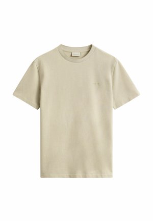 T-shirt beige en coton à manches courtes et col rond avec un logo "GANT" subtil brodé sur le côté gauche de la poitrine.