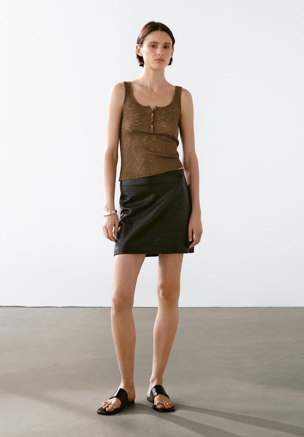 STRAPPY IN OPENWORK - Top4