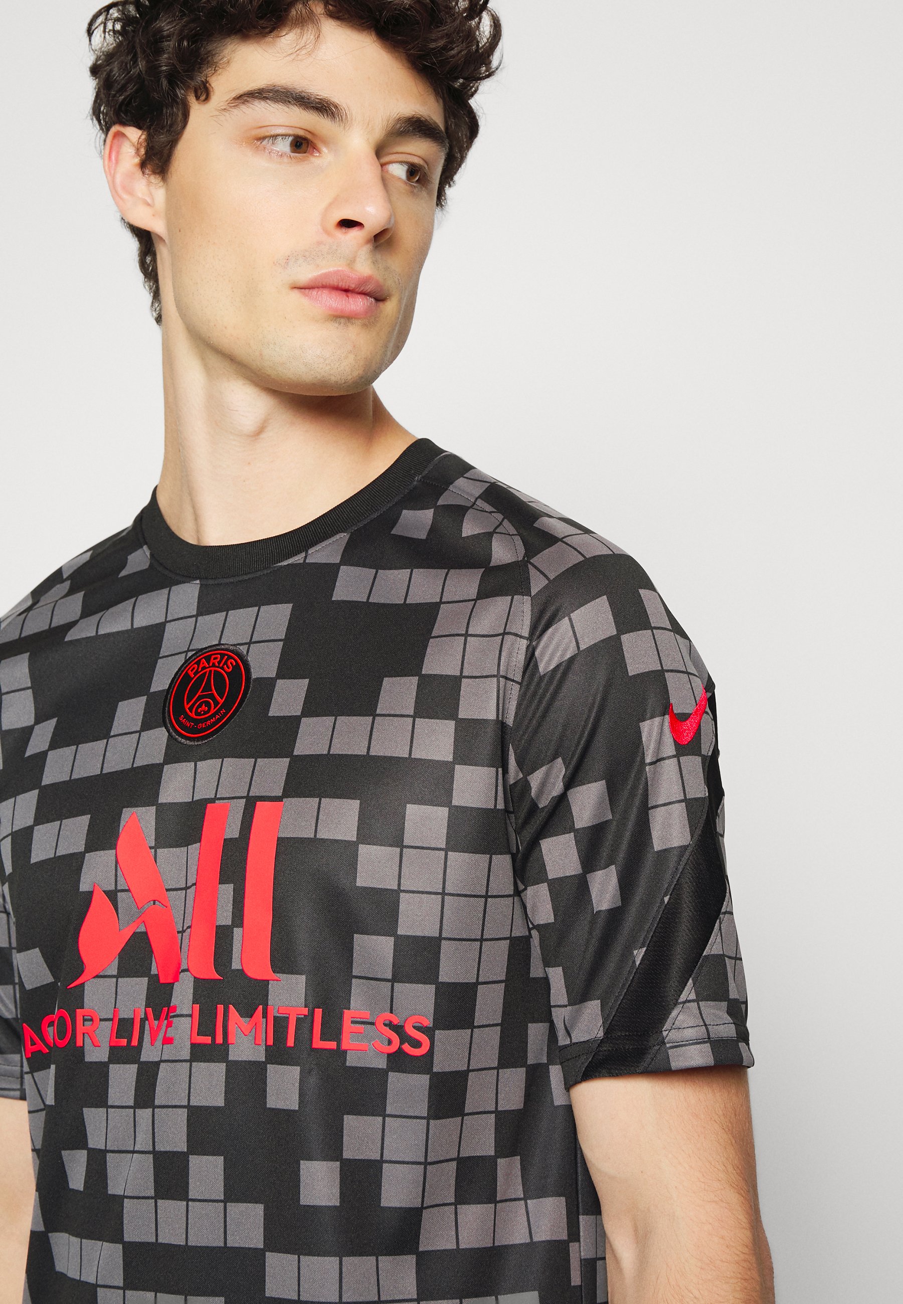 Nike Performance PARIS ST. GERMAIN - Camiseta estampada - black/siren  red/negro - Zalando.es
