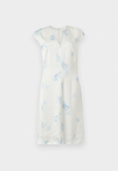 Λευκό φόρεμα μέχρι τα γόνατα με κοντά μανίκια και διακριτικό ανοιχτό μπλε floral σχέδιο, V-λαιμόκοψη και κλείσιμο με φερμουάρ στην πλάτη.