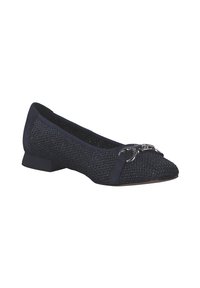Chaussure plate bleu marine avec un dessus tissé, bout rond et petit talon. Présente un accent métallique avec des détails de chaîne à l'avant.