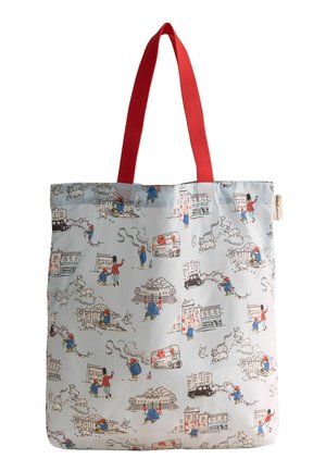 Geantă de mână cu mânere roșii, având pe fundal deschis un model cu scenă urbană care include oameni, câini, clădiri, vehicule și bannere festive.