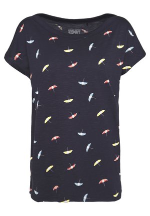 Marineblå T-shirt med korte ærmer med spredte små røde, gule og blå paraplytryk, rund halsudskæring, lavet af økologisk bomuld.