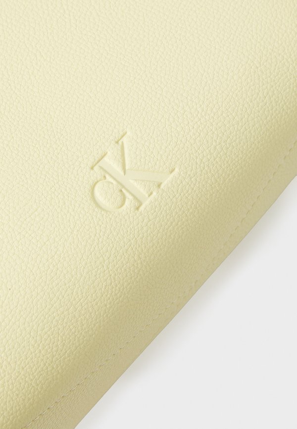 Cross body bag - parsnip4