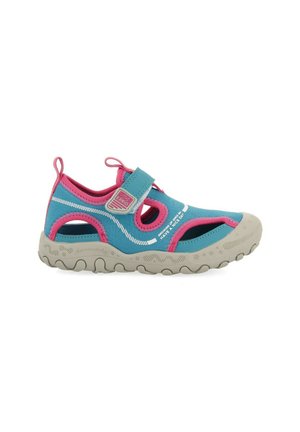 Zapatos acuáticos para niños con una parte superior de tela azul y rosa con un diseño recortado, asegurados con una correa de Velcro y una suela de goma gris texturizada.