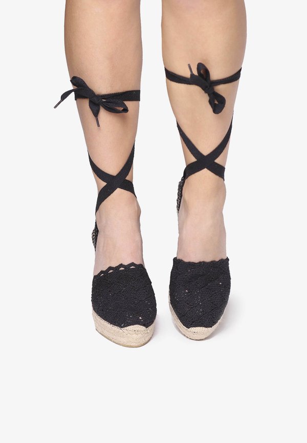 MARTINA - Keilsandalette