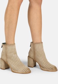 Felmini Botines de tacón - lamb