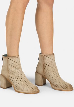 High heeled ankle boots - lamb