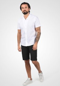 Solid SDSHORTS LINEN MIX - Shorts - black