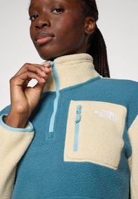 The North Face YUMIORI 1/4 ZIP - Flísová bunda - space/gravel/blue eclipse