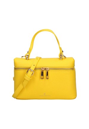 Borsa a tracolla in pelle gialla con manico corto, tracolla regolabile, chiusura con zip e hardware color oro. Finitura testurizzata e forma compatta.