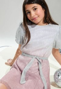 Lipsy REGULAR FIT - Denné šaty - silver  pink