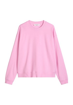 Sweatshirt rose clair à col rond avec manches longues et poignets et ourlet côtelés, posé à plat sur un fond blanc.