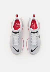 Nike Performance INVINCIBLE 3 - Utcai futócipők - white/black/fire red/cement grey/photon dust/university red