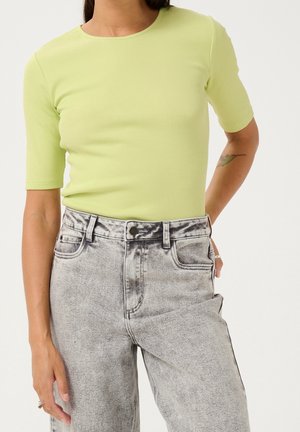 Basic T-shirt - green