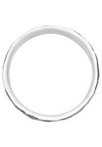 Bracciale d'argento rotondo con un bordo testurizzato e irregolare. Superficie interna liscia, finitura riflettente e design minimalista.
