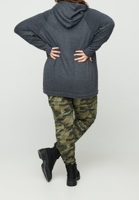 Zizzi Vaqueros slim fit - mottled dark green