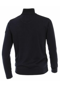 Marinefarbener Pullover mit hohem Kragen, langen Ärmeln, gerippten Bündchen und Saum sowie glatter Textur. Keine sichtbaren Grafiken oder Muster.