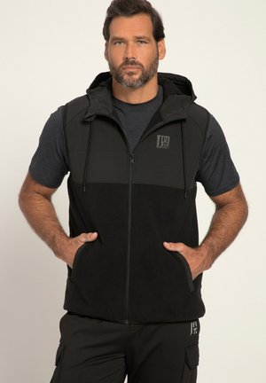 Schwarze ärmellose Weste mit Reißverschluss vorne, Kapuze, Fleece-Untereinsatz und glattem oberen Teil. Verfügt über Seitentaschen und ein Logo auf der Brust.