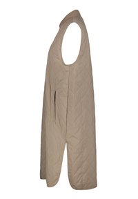 Gilet trapuntato beige con design senza maniche, caratterizzato da un colletto rotondo, tasche laterali e un retro leggermente allungato. Texture liscia.