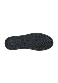Suola di scarpa in gomma nera con motivo a spina di pesce e la parola "CRIME" impressa al centro.