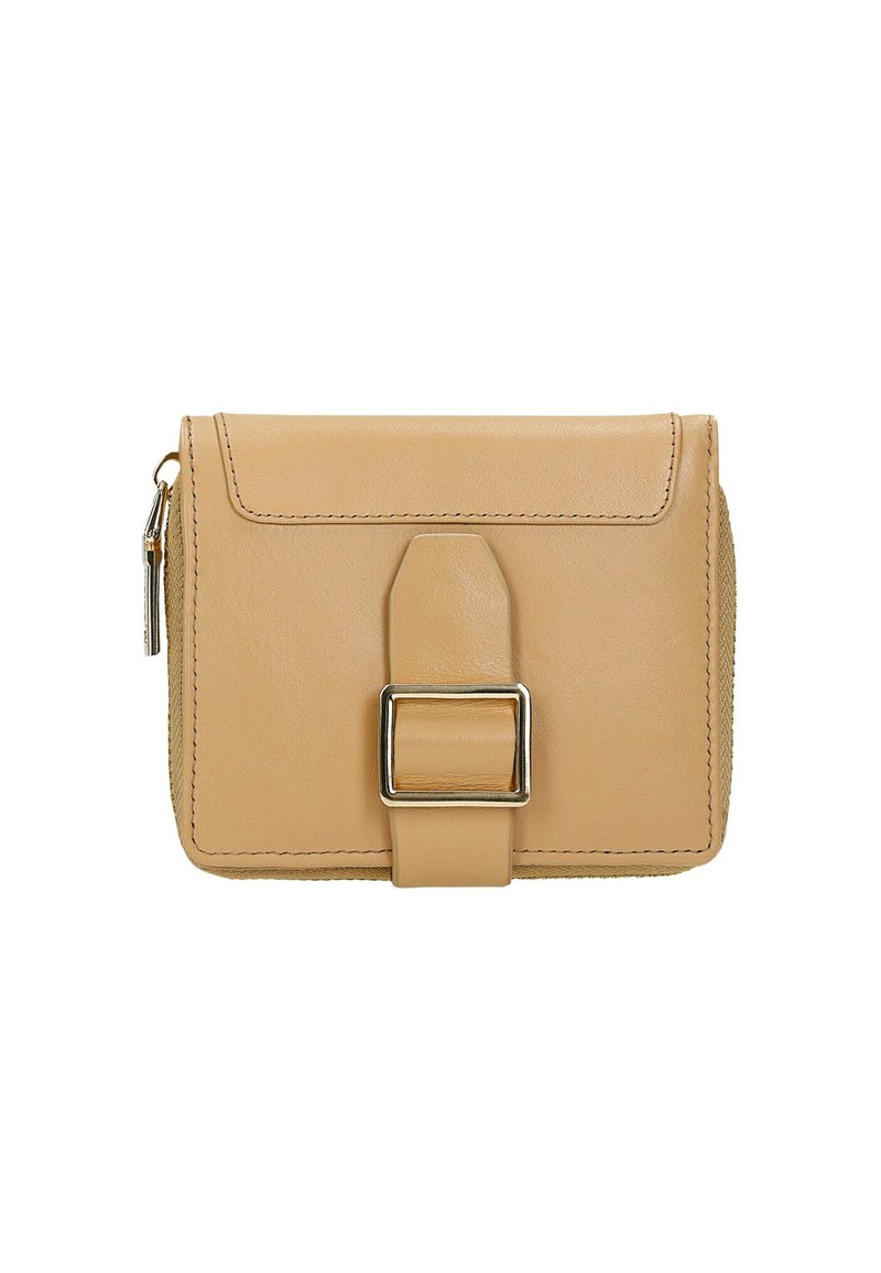 Portafoglio in pelle beige con pattina frontale, fibbia decorativa e chiusura a zip laterale.
