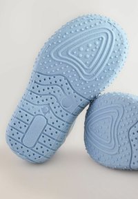 Thumbnail Image 4