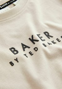 Baker by Ted Baker SET REGULAR FIT - Šortky - neutral