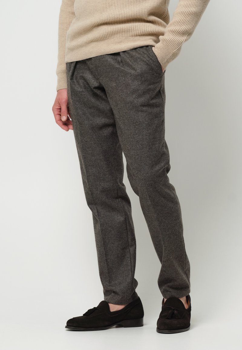 PROFUOMO Pantalones chinos - brown