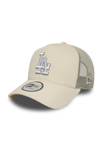 Beige pet met een textuurstof, mesh rug en een geborduurd "LA" logo in zilver. Voorzien van een verstelbare band en een ronde merklabel.