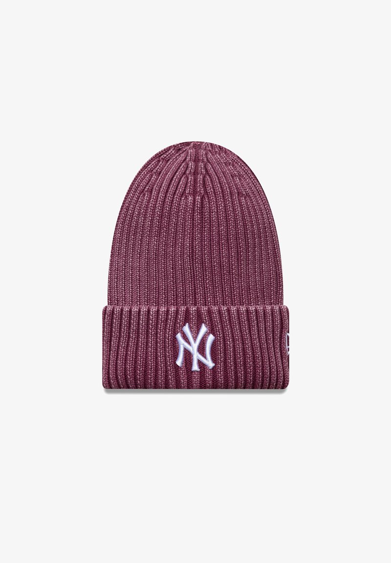 Bordo pletena kapa z ribasto teksturo, z belim vezenim logotipom New York na robu. Mehka, tesno prilegajoča in lahka material.