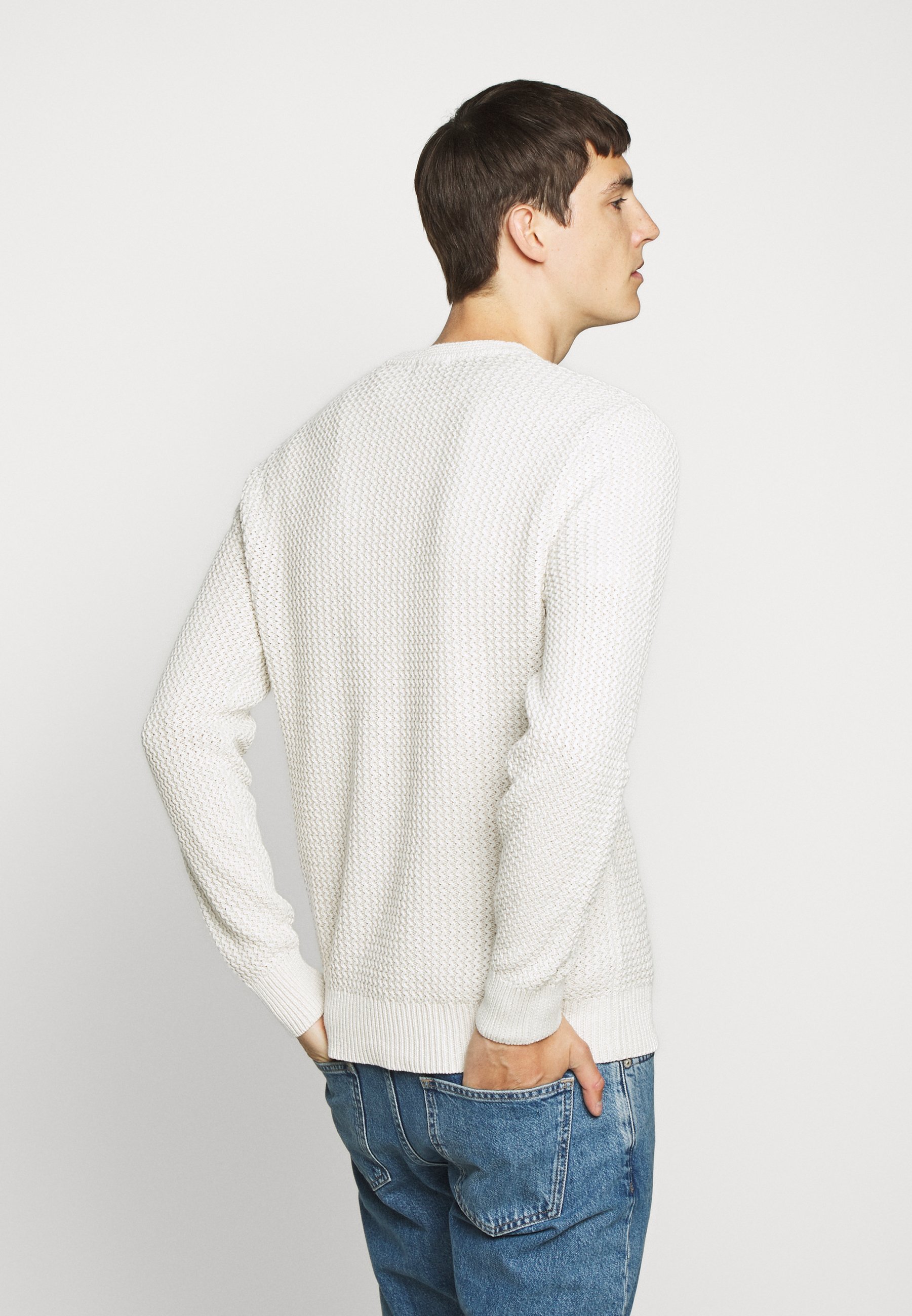 J.LINDEBERG NESTOR STRUCTURE Strikkegenser cloud grey J.LINDEBERG CASWELL TAPE Strikkegenser cloud dacer