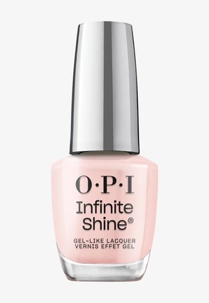 O.P.I. Infinite Shine gel-achtige lak in zachtroze, met een slanke zilveren dop en een glazen fles. Het etiket bevat productdetails en het logo.