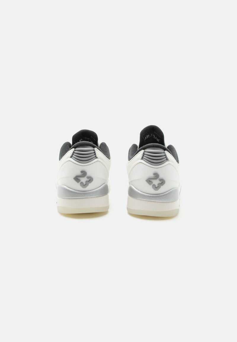 WMNS JORDAN SIXTY PLUS LOW - Tenisky - sail/metallic silver-coloured/black/swan