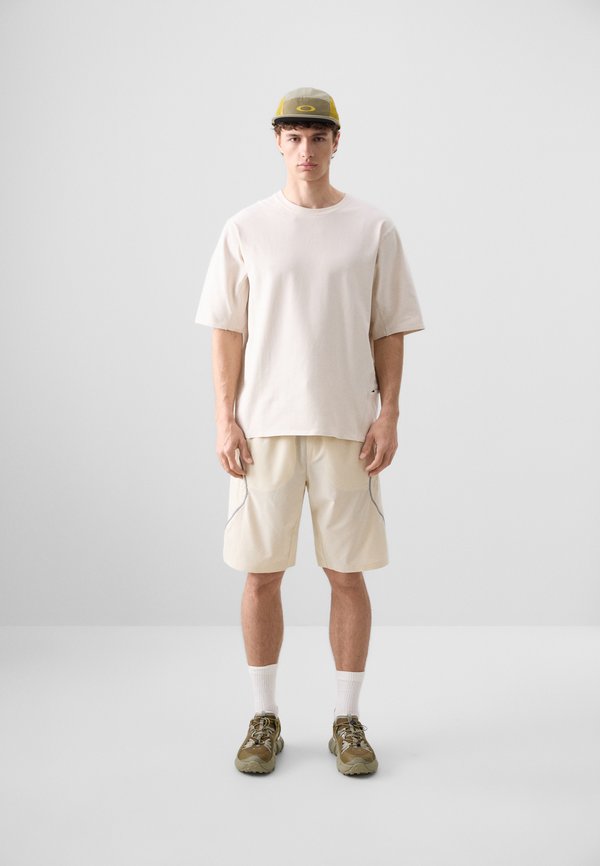 LATITUDE FLIGHT TEE - Basic T-shirt - mist4
