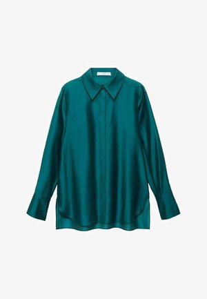 Tyrkysová saténová košile s špičatým límcem, dlouhými rukávy a zakřiveným spodním okrajem. Disponuje zapínáním na knoflíky a hladkou, lesklou texturou.