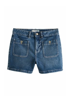 Blå denimshorts med to store lommer foran, knaplukning og bæltestropper mod en hvid baggrund.