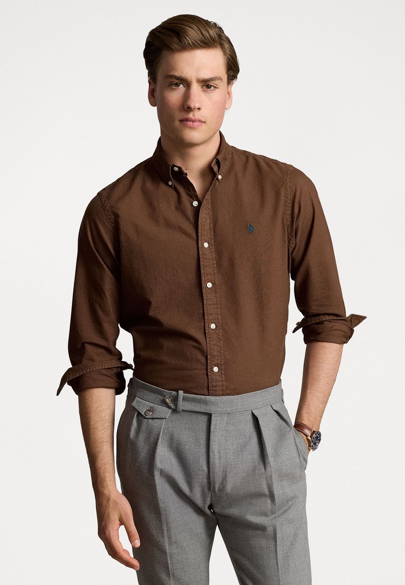 Polo Ralph Lauren SLIM FIT GARMENT-DYED OXFORD SHIRT - Srajca - chocolate mousse