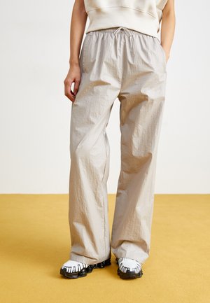 Nike Sportswear Pantaloni - light iron ore/flat pewter