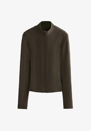 Temno rjava oprijeta jakna z dolgimi rokavi, sprednjo zadrgo in visokim ovratnikom, prikazana na enostavnem belem ozadju.