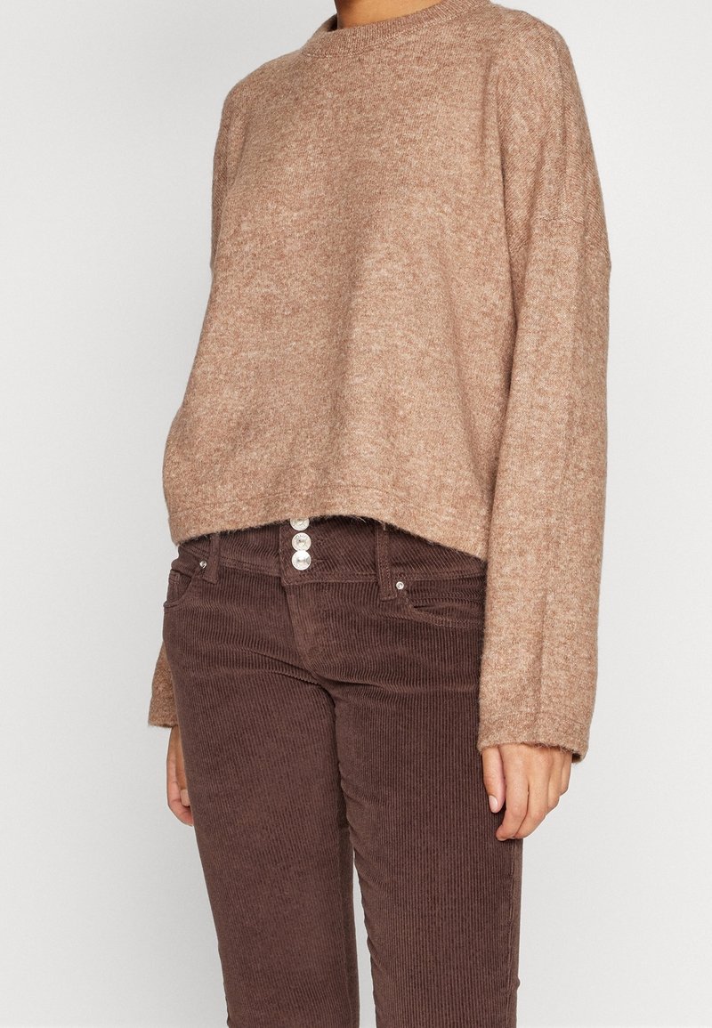 Vero Moda Stickad tröja - brown