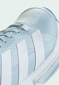 adidas Performance BOUNCE - Treenikenkä - ice blue   cloud white   cloud white