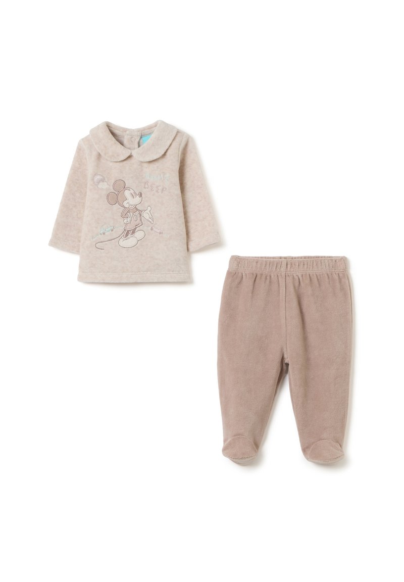 Lichtbeige peuteroutfit met een langarmige top met een Peter Pan-kraag en een Mickey Mouse-print, gecombineerd met bijpassende zachte, pluche broekjes.