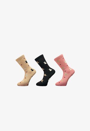 Drei Paar Socken: beige mit Katzenmustern, schwarz verziert mit Katzen und Herzen, und rosa mit ähnlichen Designs, alle aus weichem, gestricktem Material.