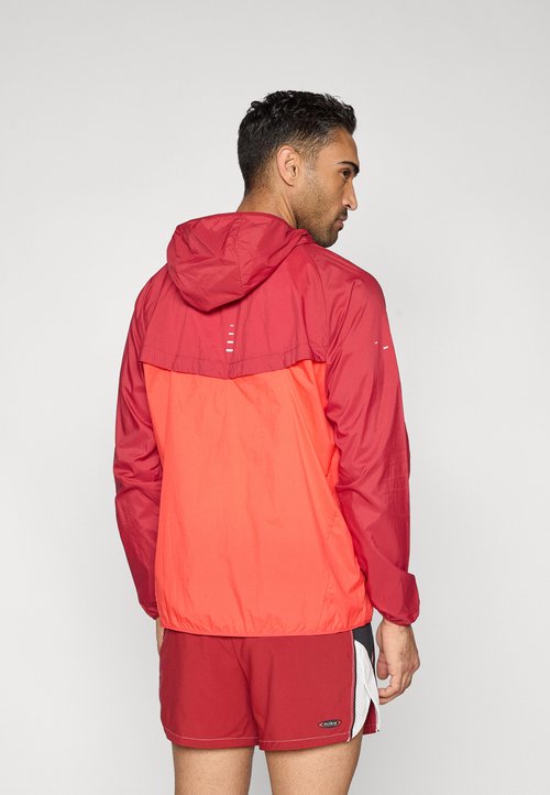 Nike STRIDE JACKET - Cortaviento - team crimson/crimson/reflective silver-coloured — foto 3