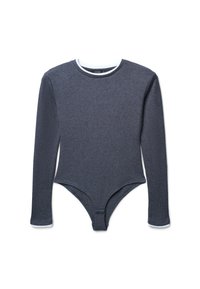 Body a maniche lunghe grigio realizzato in tessuto morbido, con scollatura rotonda e rifiniture bianche sul collo e sui polsini.