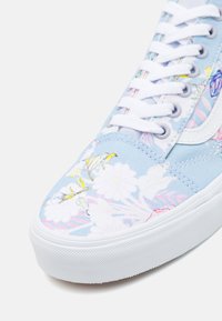 Vans OLD SKOOL UNISEX - Sportbačiai - true white